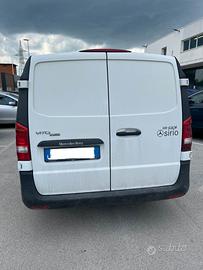 Mercedes benz vito 111 CDI
