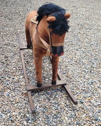 cavallo a dondolo 