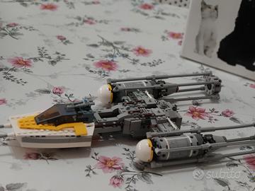LEGO Star Wars 691-Piece Y-Wing Starfighter

