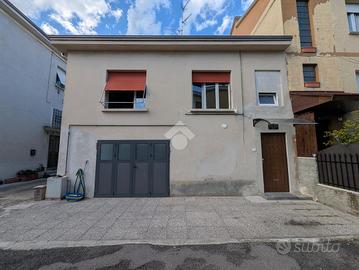 CASA SEMINDIPENDENTE A SANT'ILARIO D'ENZA