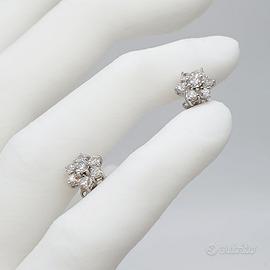 COD.133C.26 ORECCHINI FIORI DI LUCE