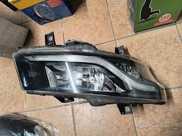 Faro anteriore destro Iveco S-way