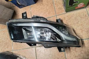 Faro anteriore destro Iveco S-way