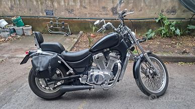 Suzuki Intruder VS 600