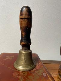 Antica campana in bronzo