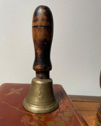 Antica campana in bronzo