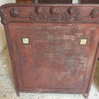 Letto antico in ferro con dipinti