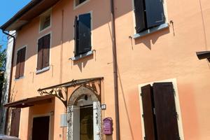 Casa, porzione terratetto con giardino