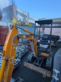 Miniescavatore kato imer 17 q