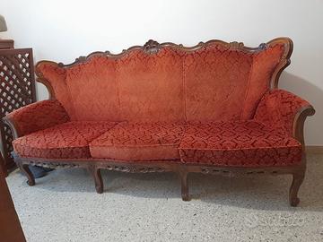 Divano in tessuto damascato