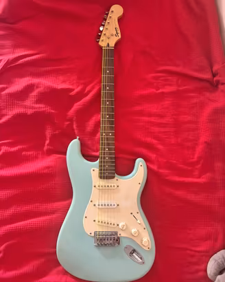 Chitarra Squier Fender Stratocaster Bullet