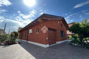 BIFAMILIARE A MIRANDOLA