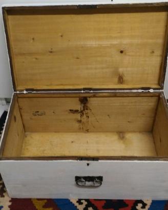 Vecchia cassa in legno