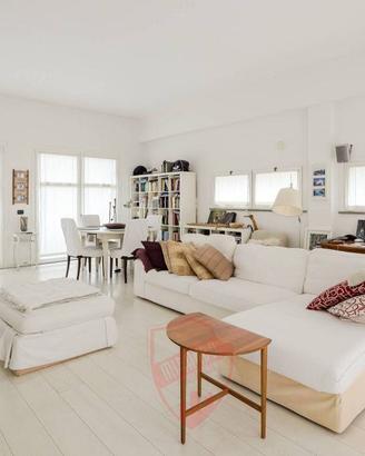 Elegante Appartamento in stile Loft con Terrazzi