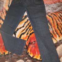 Pantaloni jeans premaman,vestitini neonati,lettino