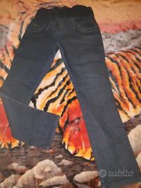 Pantaloni jeans premaman,vestitini neonati,lettino