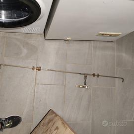 Maniglia per persiana in legno.