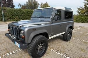 DEFENDER 90 2.4 Puma