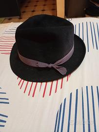 cappello Trilby nero con nastro grigio 