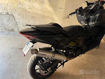 Terminale Racing Tmax