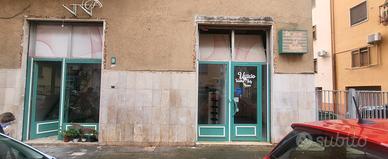 Locale commerciale 2 porte