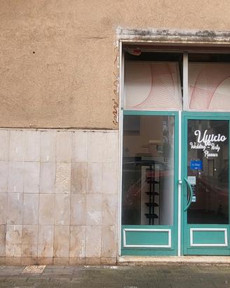 Locale commerciale 2 porte