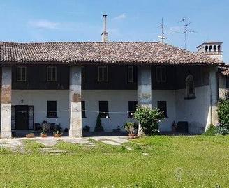 Rustico / Casale di 160 m² con più di 5 locali a P