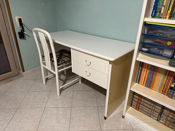Scrivania bianca con 2 cassetti – stile classico