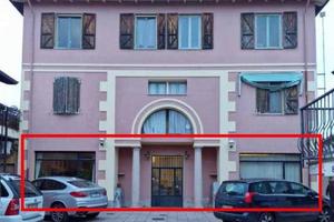 Immobile in asta di 232 m² con 2 locali a Orio Lit