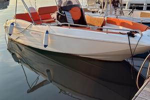 Prua al vento Jaguar 5.70 se 40cv Suzuki ARI
