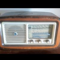 radio antica in legno 