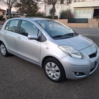 Toyota Yaris 1.0 5 porte SOLAMENTE 104.000 KM