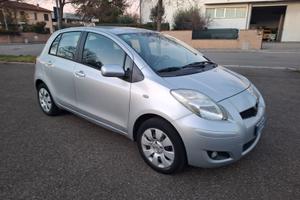 Toyota Yaris 1.0 5 porte SOLAMENTE 104.000 KM