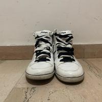 Scarpe bianche colletto alto