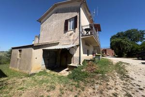 CASA SEMINDIPENDENTE A NARNI