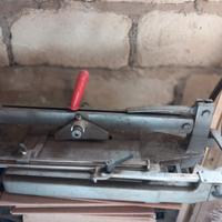 macchina tagliapiastrelle