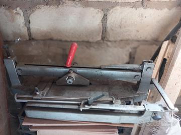 macchina tagliapiastrelle