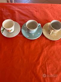 Set di tazze e piattini