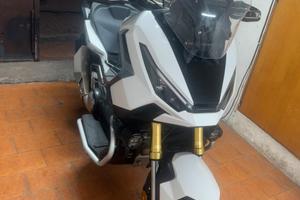 Xadv 750 2025