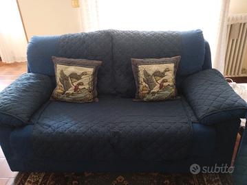 divano due posti in Alcantara 