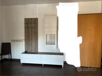 Parete attrezzata come nuova