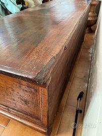 Cassapanca antica restaurata