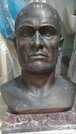 busto in bronzo di Mussolini