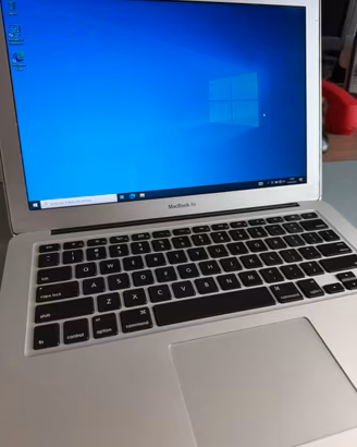 MacBook Air 13" 2015 - 8GB  250GB SSD + Windows