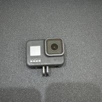 Go pro hero 8 black + caricabatterie + Asta