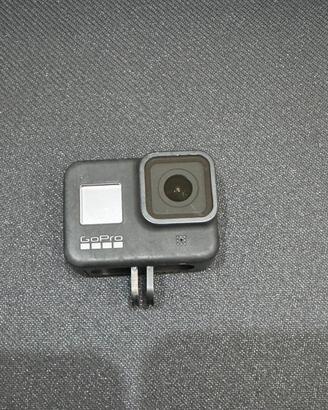 Go pro hero 8 black + caricabatterie + Asta