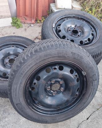 pneumatici invernali Michelin 185/60 R15+ cerchi