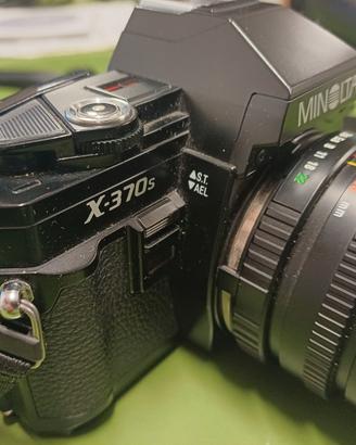 Minolta X-370s con obiettivo, tracolla, scatola