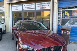 Jaguar XE 2.0 D Turbo 180CV Pure Business Edition
