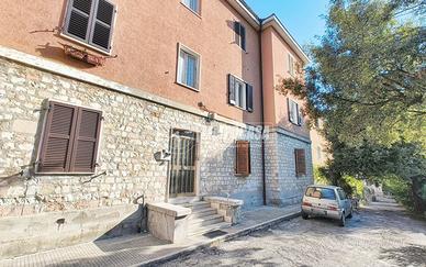 TRILOCALE DA RISTRUTTURARE